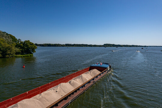 G&uuml;tertransport Wasserstra&szlig;e Binnenschiffahrt