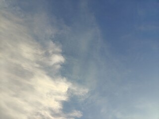 Obraz premium sky and clouds, Soft haze gradient, Velvet cloudscape, Atmosphere glow, Gentle horizon, Altostratus