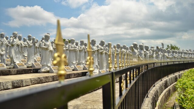 1000 Face buddhis in bintan, indonesia
