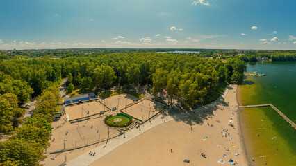 Olsztyn. Jezioro Krzywe /Ukiel/.Plaża miejska.  © Janusz Lipiński