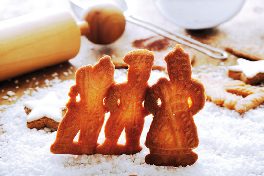traditional spicy Christmas cookies