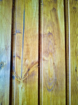 Fondo de textura de madera r&uacute;stica con tablones verticales barnizados y vetas naturales