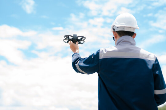 Infrared drone inspection of solar cells improves solar energy efficiency, detects faults, reduces maintenance costs, and optimizes electricity production with smart technology.