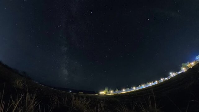 Star Trails and Milky Way &ndash; Night Sky Timelapse (9s)