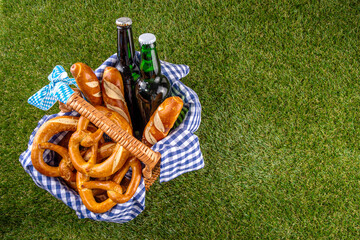Obraz premium Oktoberfest picnic and barbecue food, Oktoberfest bavarian party menu