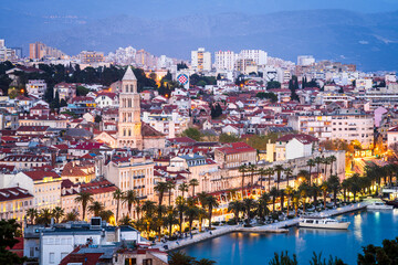 Obraz premium Split, Croatia Skyline at Blue Hour