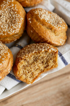 Muffins with sesame and flax