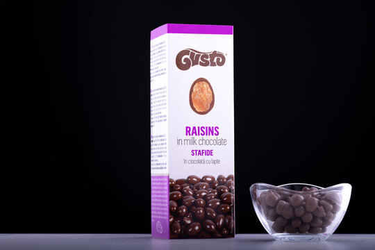 Gusto Raisins in Milk Chocolate Box with Chocolate Covered Raisins in Glass Bowl