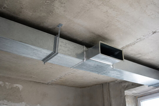 Sistema de conductos de aire en una construcci&oacute;n en progreso