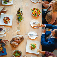 Obraz premium Elegant dining with diverse cuisine
