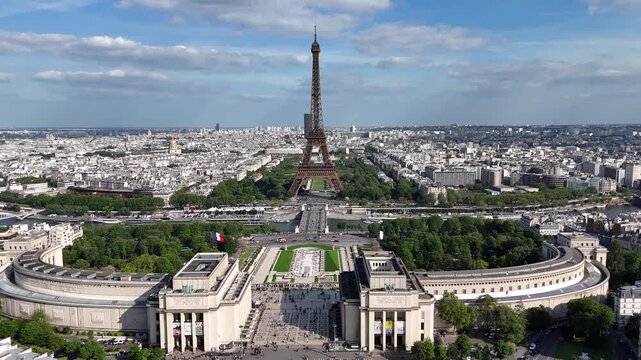 Trocadero Square At Paris In France Island France. Stunning Eiffel Tower. Downtown Cityscape. Trocadero Square At Paris In France Island France. Seine River Skyline. Trocadero Square.
