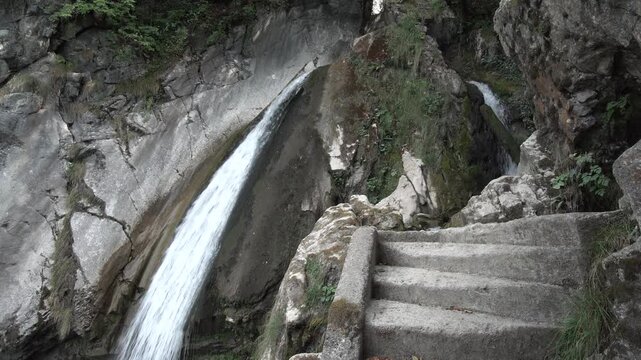 Risleten Wasserfall Risletenschlucht Nidwalden Schweiz - Sehensw&uuml;rdigkeiten Schweiz