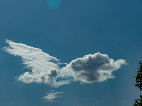 Wolken ziehen vor&uuml;ber