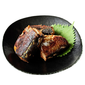 秋刀魚の味噌漬け 3切れの切り抜き。自家製の手作りサンマの味噌焼き・郷土料理・和食の家庭料理や居酒屋メニュー用フードデザイン素材