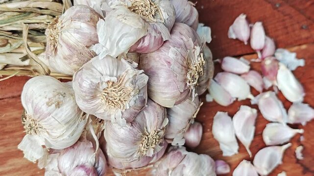 Dried garlic