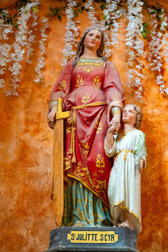 Statue (19th century) of Saint Julitte and Saint Cyr.