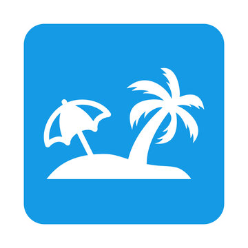 Vacaciones de verano. Icono con dibujo sencillo con la silueta de una palmera y un parasol en una playa en un cuadrado de color azul. Archivo PNG con transparencia