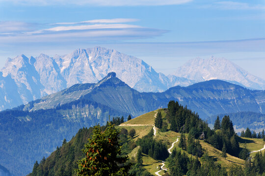 Austria, Salzkammergut, Pillstein mountain from Zwoelferhorn mountain at St. Gilgen