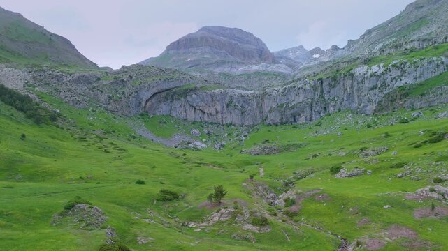 Spring landscape in the Circo and ravine of Ig&uuml;er in the Aisa Valley in the Western Valleys Natural Park. La Jacetania region, Huesca, Aragon, Spain, Europe.