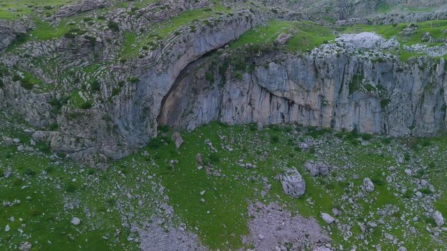 Spring landscape in the Circo and ravine of Ig&uuml;er in the Aisa Valley in the Western Valleys Natural Park. La Jacetania region, Huesca, Aragon, Spain, Europe.