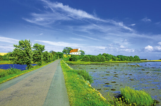 Lang&oslash;re Kirche auf Insel Sams&oslash;