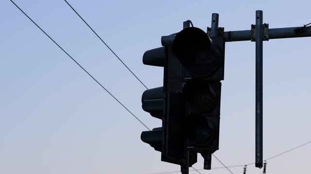 Traffic light signal changing from green to red