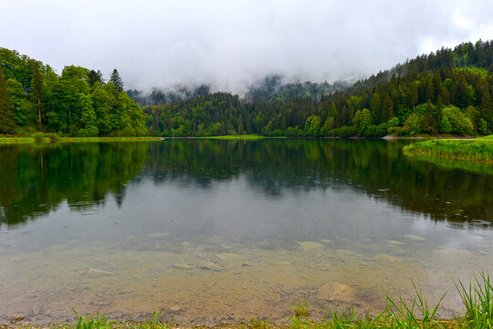 Idyllischer Obersee bei N&auml;fels im Kanton Glarus, Schweiz