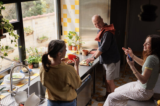 Kitchen chatter