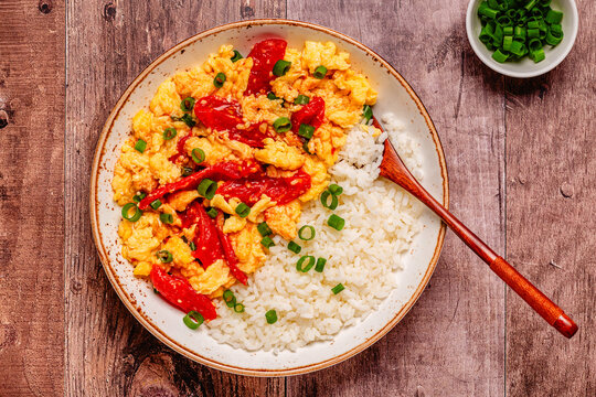 Chinese scrambled eggs with tomatoes.