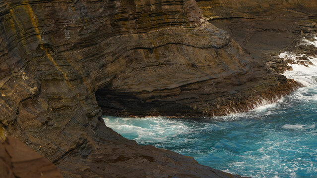 Blue water along the coastal cliffs of Oahu, Hawaii