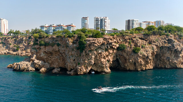 Rocky Mediterranean cliffs and turquoise sea at Duden Park