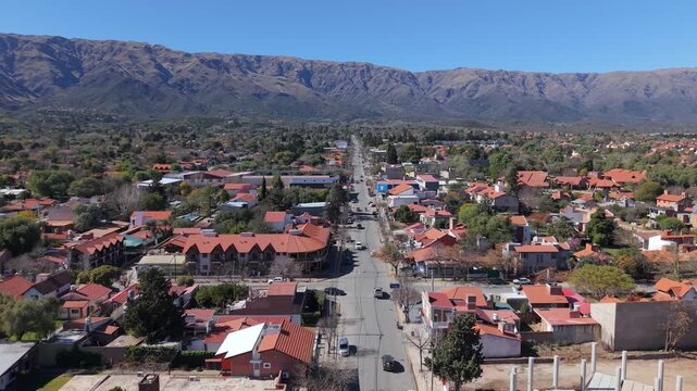 Vista a&eacute;rea de Merlo, San luis. Avenida del Sol con las Sierras de los Comechingones. Turismo, argentina. 