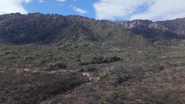 Vista a&eacute;rea de las Sierras de los Comechingones en Merlo, San Luis, Argentina.