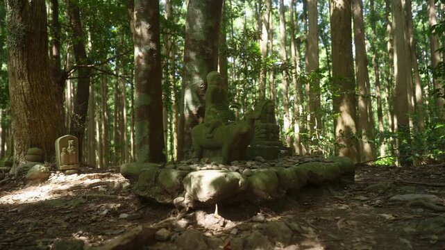 Kumano Kodo Nakahechi Route: Gyuba Doji Statue at Hashiori-toge Pass, Tanabe, Wakayama, Japan　熊野古道 中辺路「箸折峠の牛馬童子像(1891年製)」和歌山県田辺市