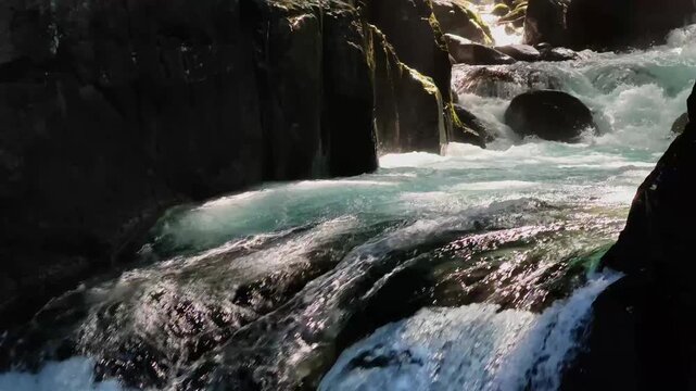 夏の菊池渓谷　逢ぞめの滝