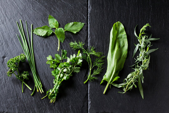 Ingredients of Frankfurt green sauce