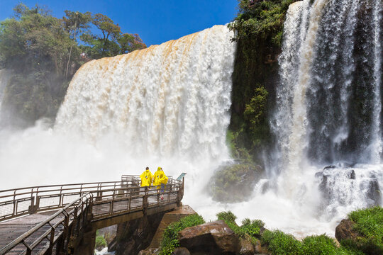 South America, Argentina, Parana, Iguazu National Park, Tourists in front of Iguazu Falls