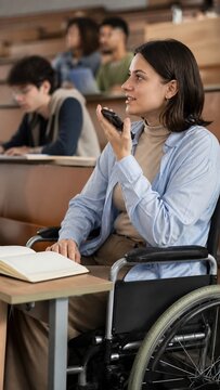 Student using speech to text technology in a lecture