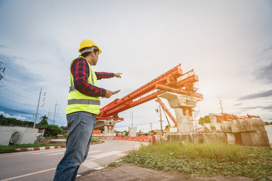 Construction sites for new concrete roads and bridges, crucial infrastructure for large cities, are seeing civil engineers using electronic data recording tablets for monitoring.