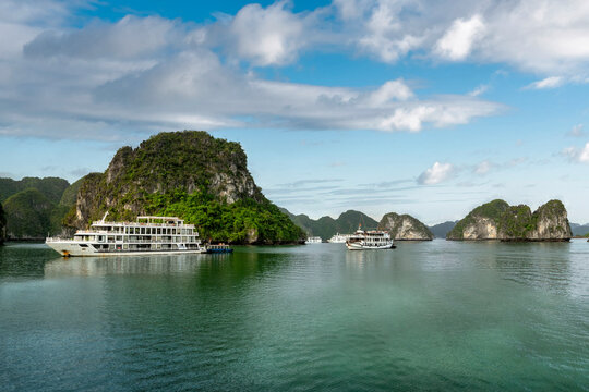 Hạ Long Bay, Vietnam - April 10, 2026: Lan Ha bay is the UNESCO World Heritage Site, it is a beautiful natural wonder in Ha long Bay northern Vietnam