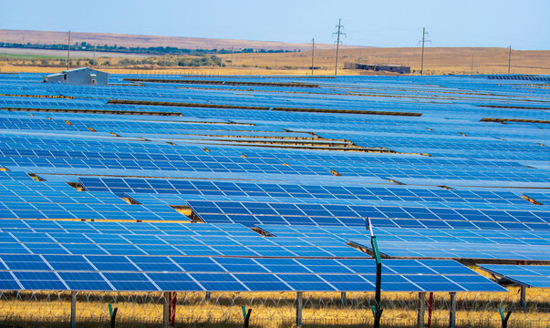Solar panel fields in large quantities. Solar panels as alternative energy sources safe for the environment.