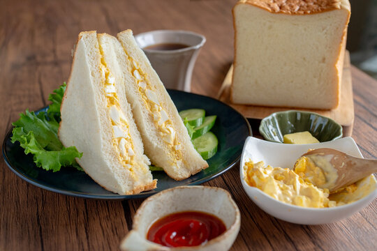 日本の食パンを使ったたまごサンド