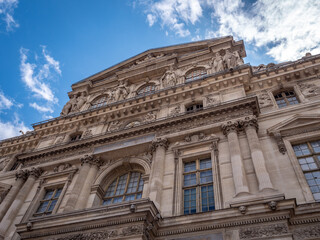 Palais du Louvre à Paris, France © jasckal