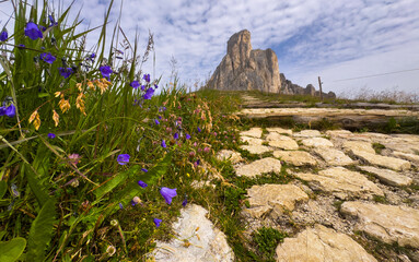 Obraz premium nuvolau peak view from giau pass dolomites
