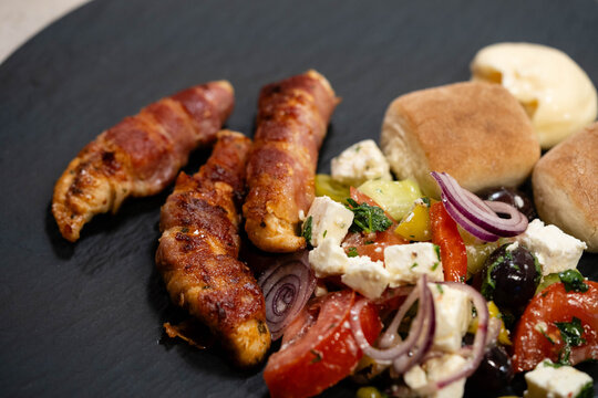 H&auml;hnchenfleisch mit reichlich Kr&auml;utern und Gew&uuml;rzen