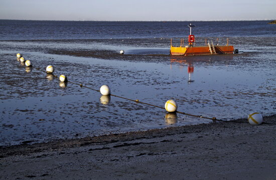 Badestelle in Cuxhaven-Grimmersh&ouml;rn bei Ebbe