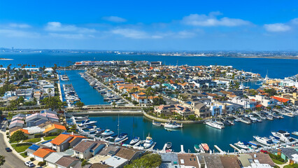 Obraz premium Aerial San Diego Bay Waterfront Homes Marina and Boats California