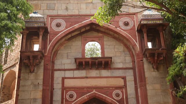 delhi's famous monument that also resembles to taj. Humayun tomb