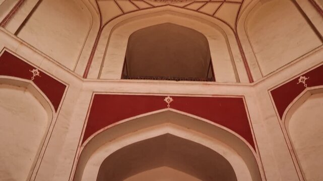 delhi's famous monument that also resembles to taj. Humayun tomb
