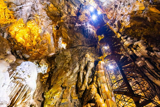 Spiral ladder descends inside Moaning Cavern